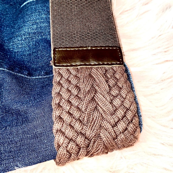 (H) ❌ SOLD OUT- FREE with Purchase - Picture 9 of 14